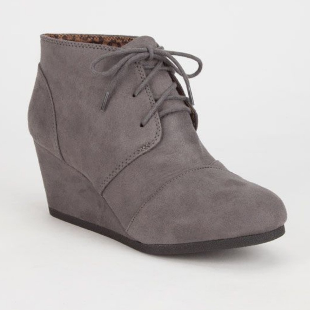 City Classified Rex Women's Lace Up Faux Leather Ankle Wedge Boots